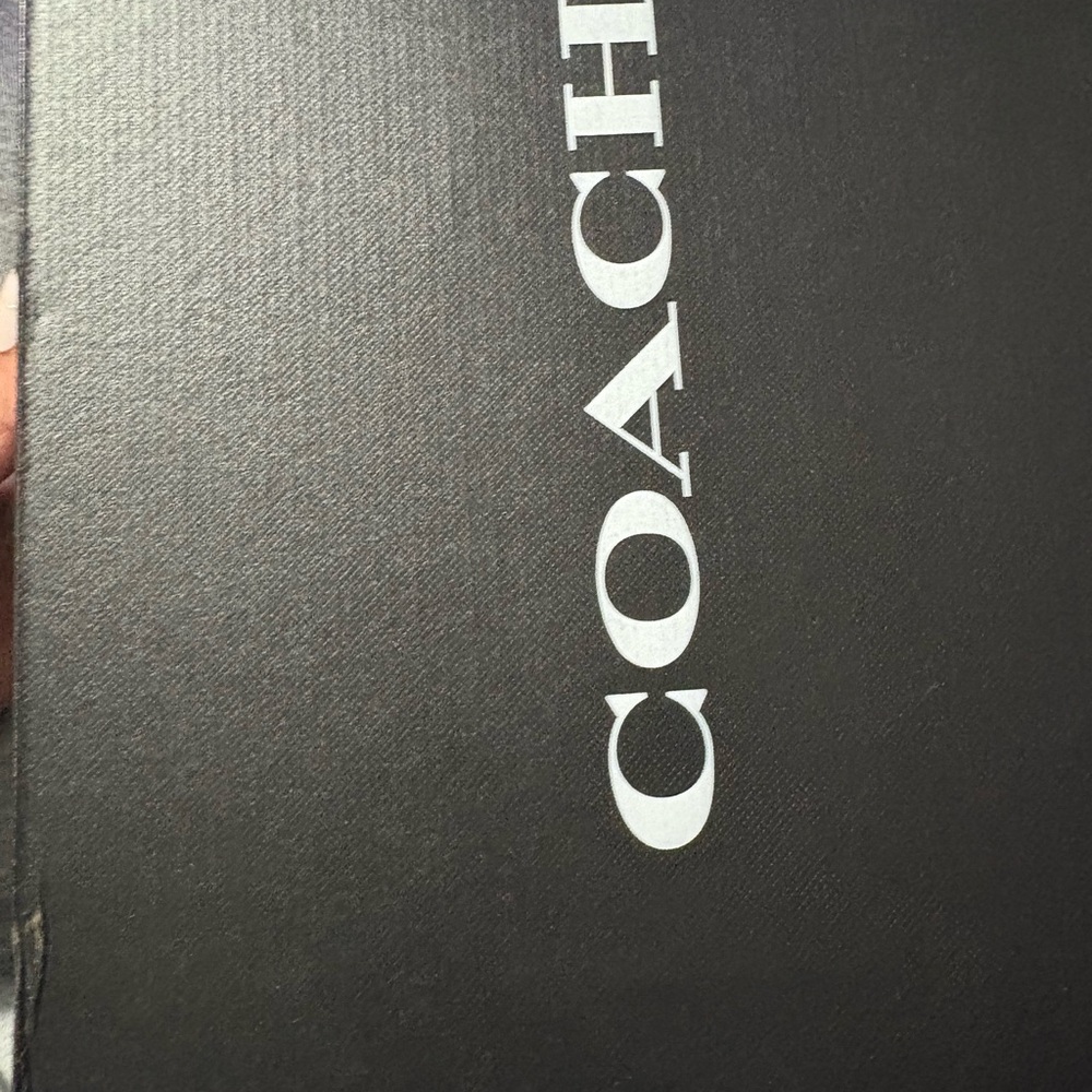 Coach - Picture 5 of 11